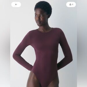 Aritzia Contour Long Sleeve Bodysuit Cardamon Deep Plum